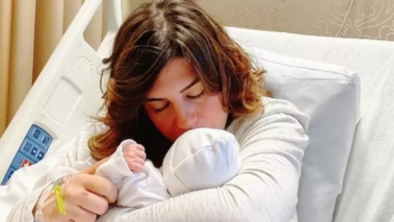 Ayça Erturan kimdir? Ünlü oyuncu anne oldu. Peki, kiminle evli, kaç yaşında?